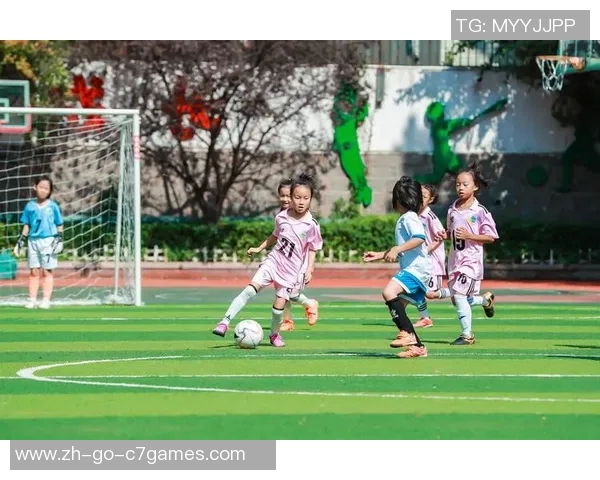 篮球巨星挑战足球赛场跨界之旅揭秘明星球员如何在绿茵场展现不同风采